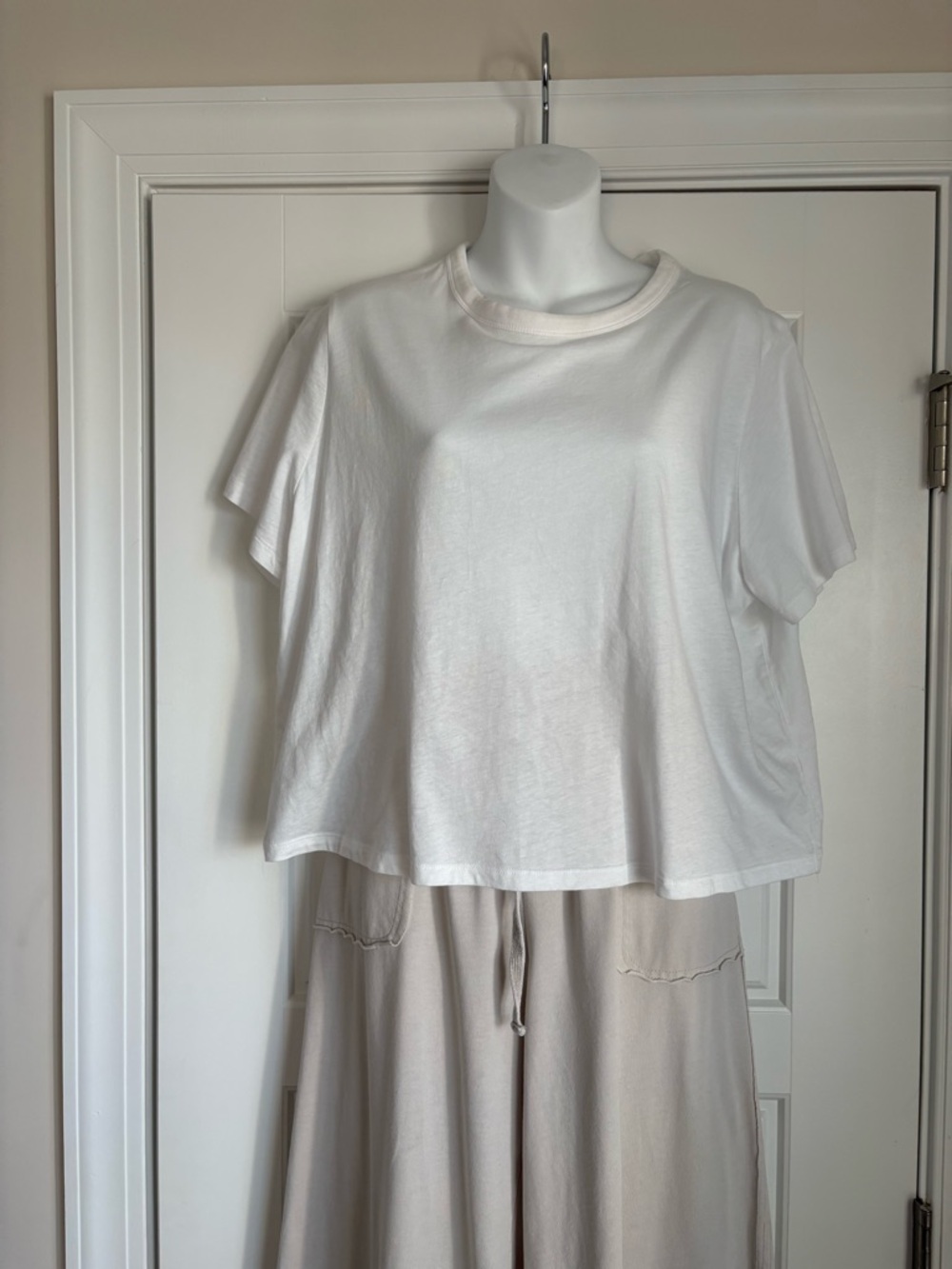 Old Navy NWT Classic White Women's Crewneck Tee